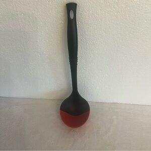 Le Creuset Soup Ladle Revolution Bi-Material Serving Cooking  Utensil